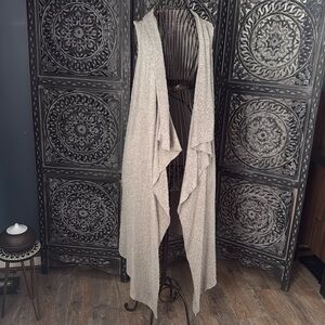 H&M Sleeveless fashionable cardigan. in good used condition. Size XS ( fit X, M)